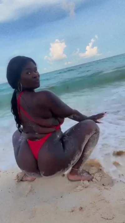 enjoy the beach views @janni.maj