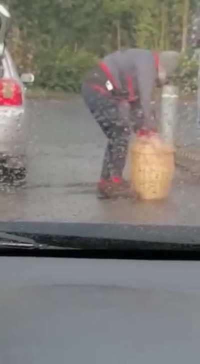 Its going to be fun when he drives off.