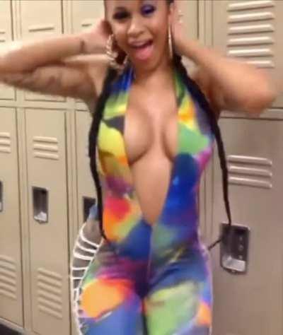 Her ass and tits are so fuckable in this