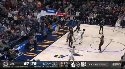 [Highlight] Donovan Mitchell cooking various screen coverages (credit: @NBA_Jeremy1)