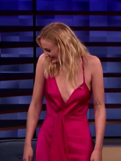 Sophie Turner braless jiggle