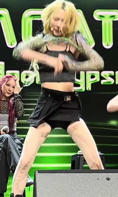 Dreamcatcher - Jiu & Yoohyeon