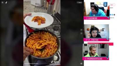 Luis fazendo de conta que nem escutou