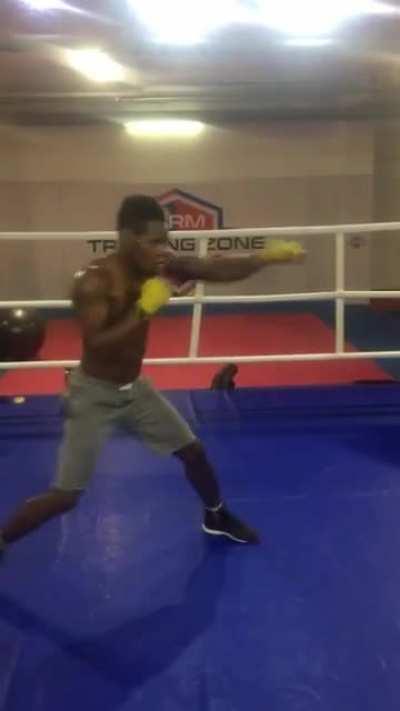 5-Time Cuban National champion @son_of_cuba got something left in tank after good 8 rounds in preparation for His Pro debut 26.12 in Switzerland.