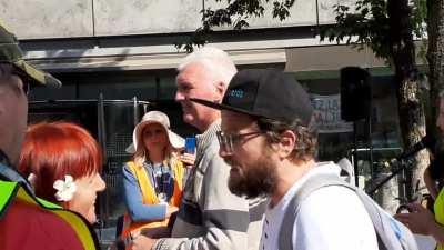 Proticepilni protest v sredo 1.9.2021 pred RTV-jem. (Slon in Sadež VS anti-Vaxxers)