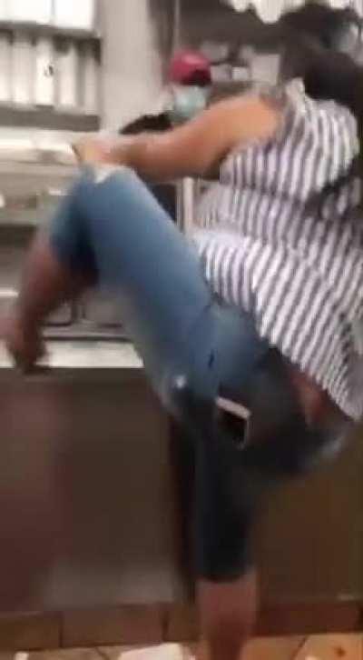 This woman got knocked tf out