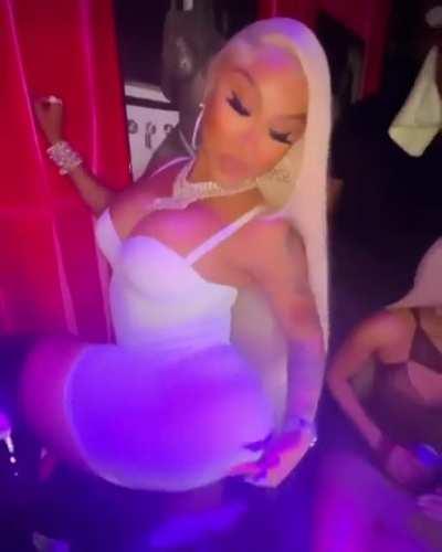 SHE WANNA BE A STRIPPER SO BAD