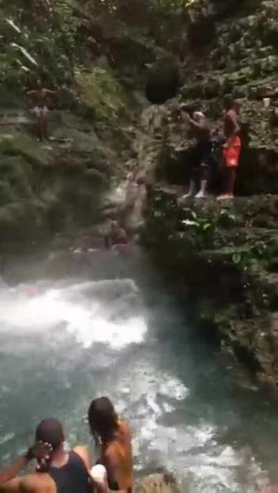 🎶🎶🎶 just like a rolling stone 🎶🎶🎶