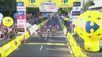 Fabio Jakobsen placed in induced coma and has facial surgery after this Tour of Poland crash