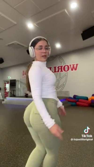 Which one is better 1 or 2: itsjustliloriginal emb8800