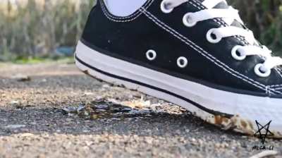 Another clip for the sneaker lovers of the sub - Helga Li in Low Coverse