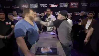 Tiap kali mau curhat