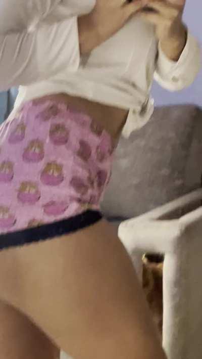 If you dance reggeaton with me tonight you can eat my pussy after it