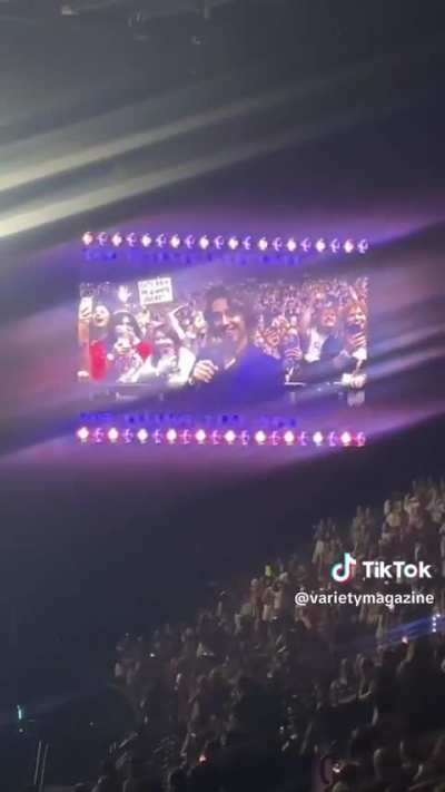 Marcello made a surprise appearance as Domingo at Sabrina Carpenter’s LA concert tonight