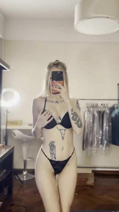 Are you on the big tits team or small?