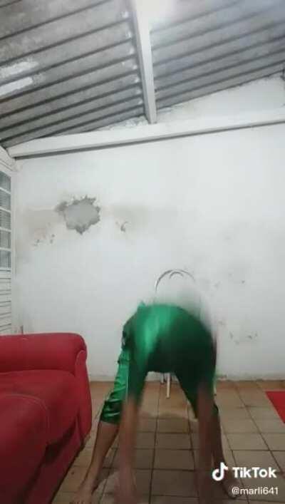 charmes saiu da garrafa de novo.