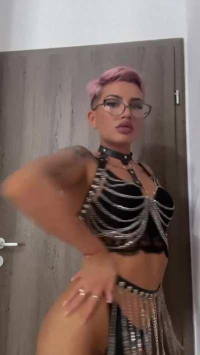 My right hand is out of action for a few months so can I use yours? ?