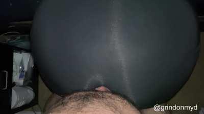 Assjob in tight dress lead to cumshot