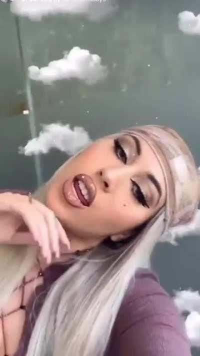 Those lips and that tongue wow