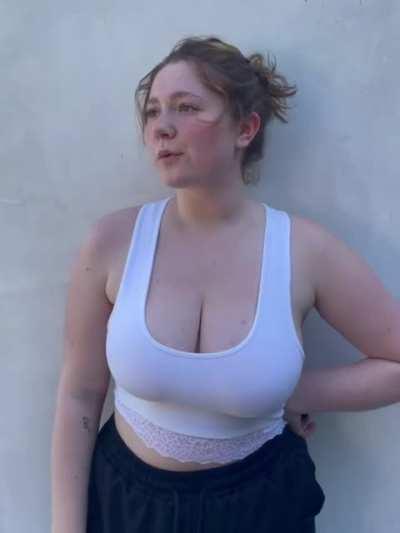 Emma Kenney (Debbie from Shameless)