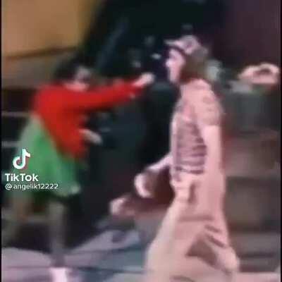 Chavo del 8 agarra la wea como el culiao bastardo que es