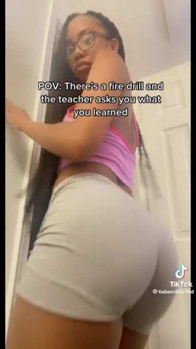 Love a thick chick😍