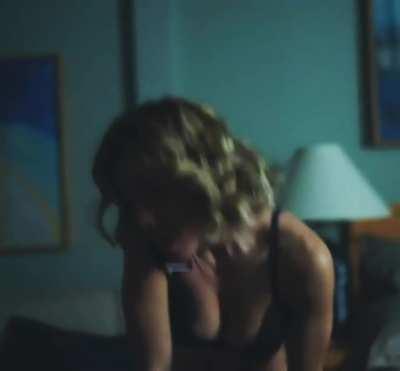 Jennifer Holland [suicide squad]