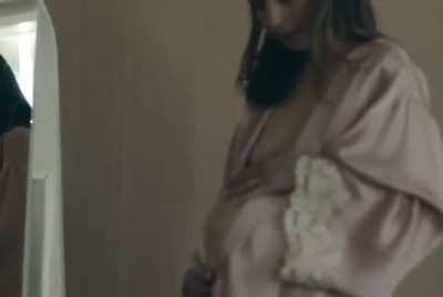 Emilia Clarke up the duff 