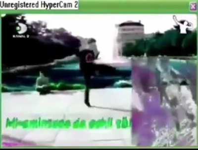 Hei. Tu. Te-ai trezit. Asta este Romania Internet si mama nu mai ma lasa la caculator