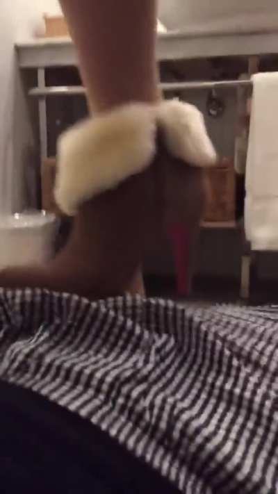 Tomoko-Sama trample and crush