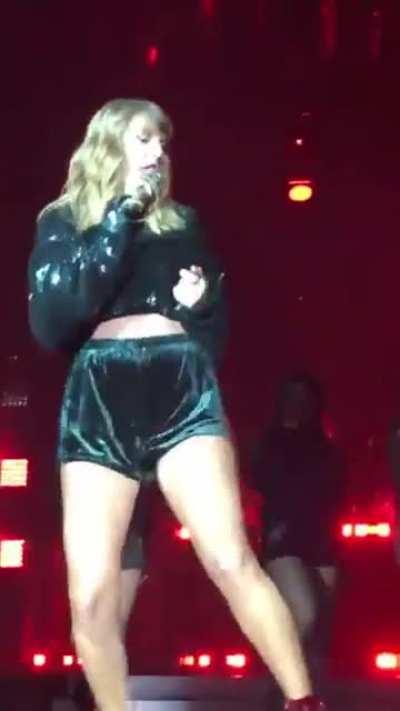 What do you want to do to her? I want to rub and feel her thick delicious body. Then stick my cock deep inside her and continuously thrust.