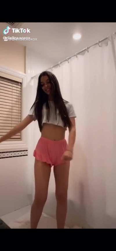 Diellza @diellzaxoxox