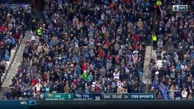 [Highlight] Today marks 74 days until the 2022 NFL Season Starts! Let’s remember this 74 yard TD run by Derrick Henry against the Jaguars back in 2019. Titans win, 42-20.