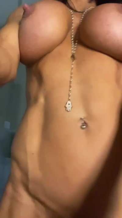 Bolted on beauties 💋