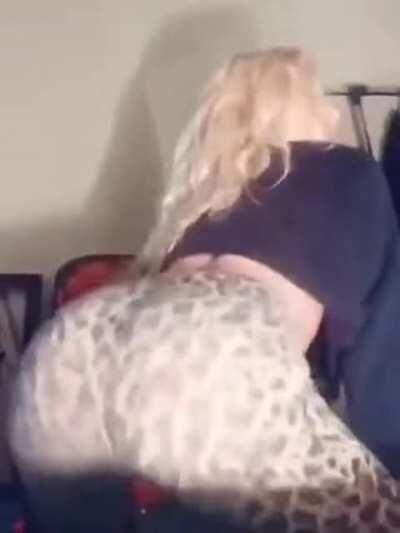 @ximenayaquin🍑🔥(priv)ya saben qué en mi perfil hay todo lo de su priv bros