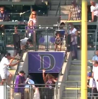 This guy really wanted to catch Matt Olson's home run.