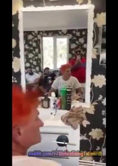 Cand lasi WAGTHROmanu sa-ti faca cinste cu o frizura