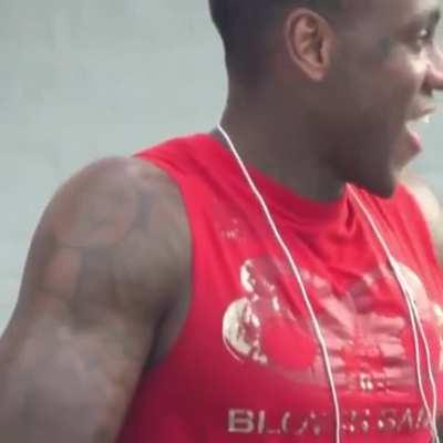 Помоги открыть баночку)