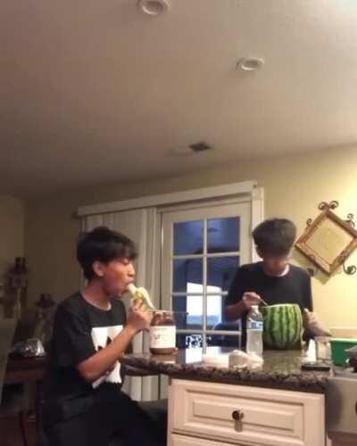 Yasuhole trying to seduce his brother BéYone 😍