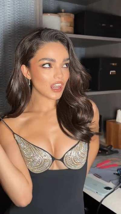 Rachel Zegler is so damn hot