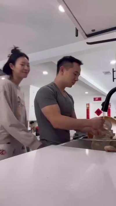 Поменялись ролями