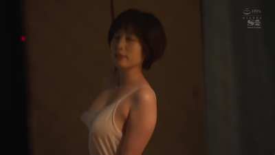 She winks at the Kid who's watching her cheat! ~ Saki Okuda in SSIS-130