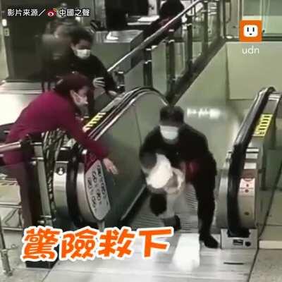 Always amazed by the fast thinking and quick actions a person can shown in sudden crisis