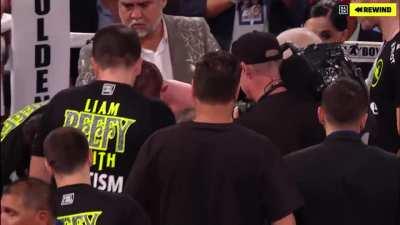 Canelo Alvarez stops Liam Smith with a body shot in round 9