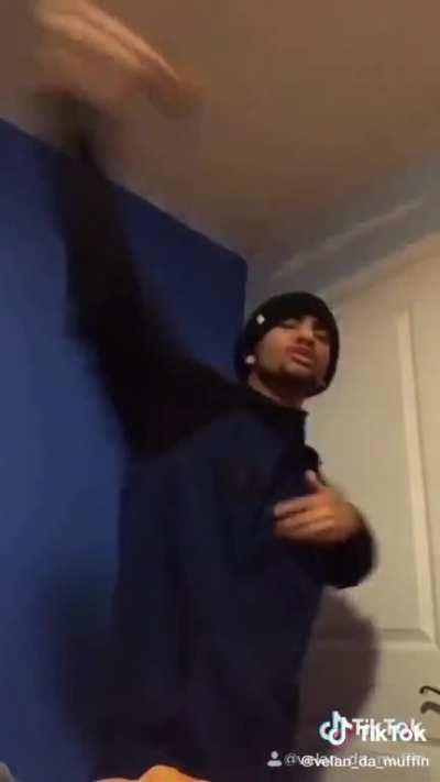 Tempted to post on Hiphopheads sub lmao