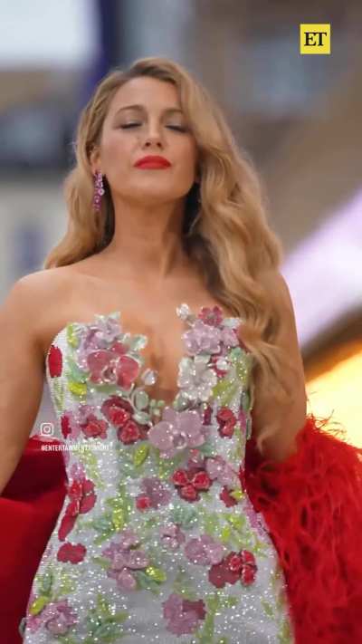 I want to be glamorous. I want to turn heads.