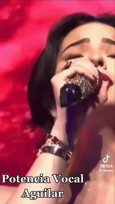 Se le va a salir el corazón 