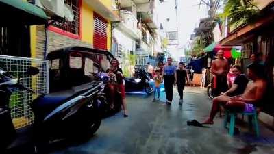 Street Resort, Tondo