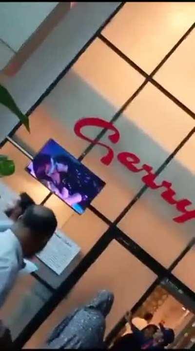 @gerrys office karachi what are u doing😭