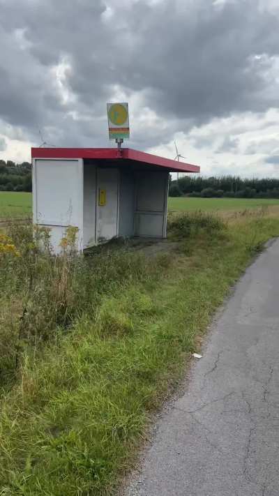 Just me waiting for a Bus that will probably never come (1/5)🤷🏻‍♀️🚌🤭💕 As always check my profile for the other parts 🥰